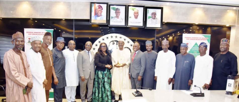 Housing-Minister-Supports-CIoD-on-Corporate-Governance