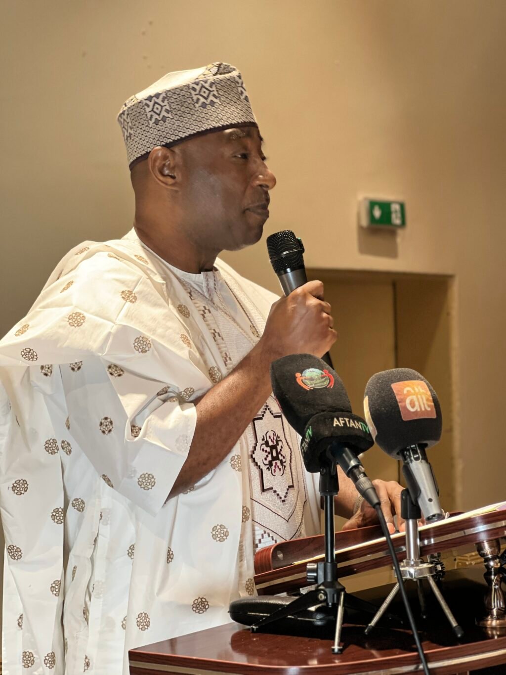Executive Director, NIWRMC, Dr. Abdulmumin Aminu Zaria delivering his goodwill message at the ACRESAL Marketplace project in Abuja
